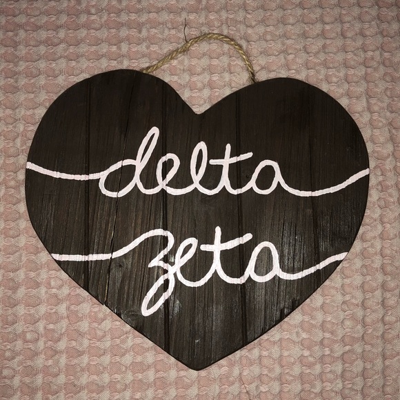 Brandy inspired Delta Zeta sign - Picture 1 of 1